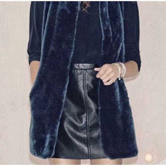 Vince Camuto Navy Blue faux fur long vest Sz Small - Picture 3 of 12